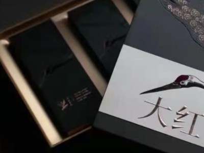 黑色系茶葉包裝盒，簡約而不失高檔